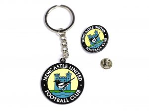 Newcastle United Retro Keyring and Badge Set