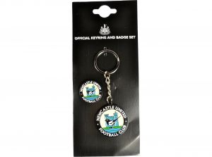 Newcastle United Retro Keyring and Badge Set